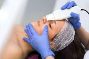 טיפולי פנים מקצועיים - למראה עור פנים צעיר!